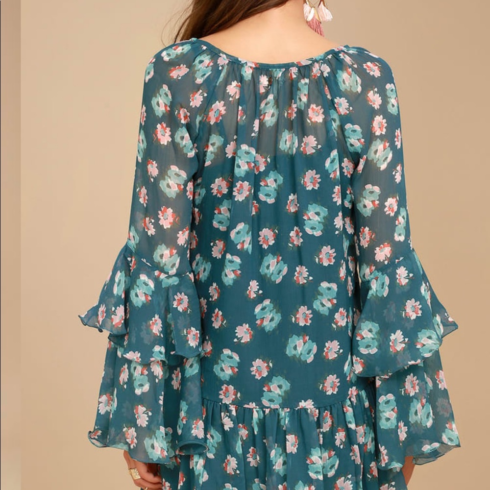 Billabong XS bell sleeve floral dress w frills - Picture 3 of 6